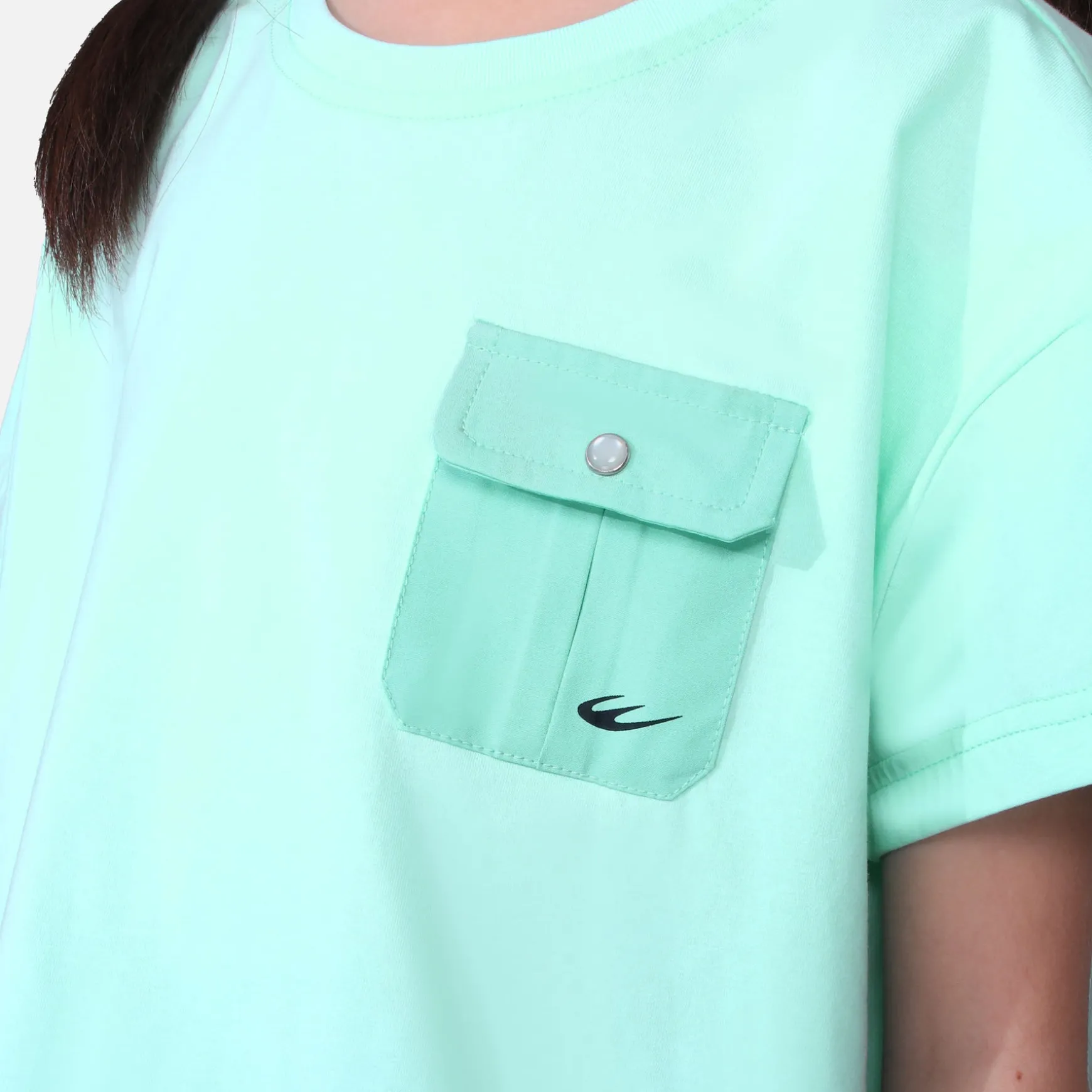 WB GIRL POCKET TEE 01